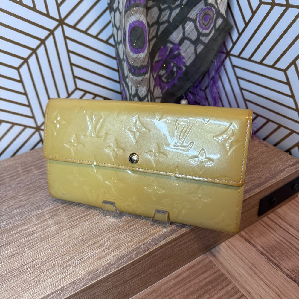 Louis Vuitton Vernis Long Wallet in Pearl Yellow Patent Leather